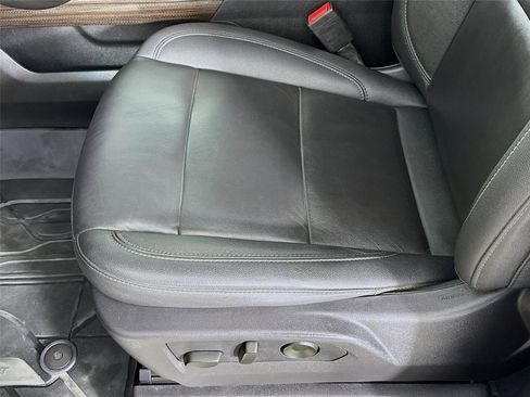 Used 2024 Chevrolet Silverado 3500 LT w/ Convenience Package image 19