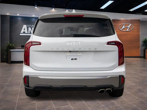 Used 2025 Kia Telluride S FWD image 13