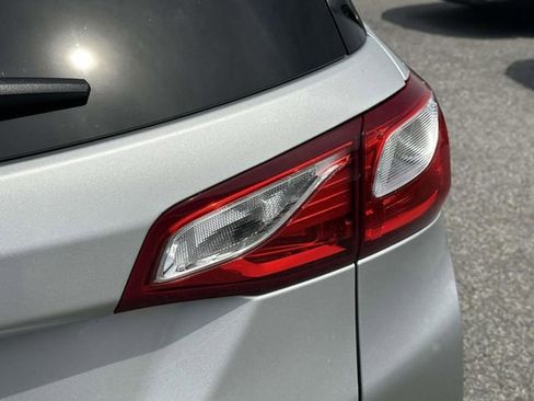 Used 2020 Chevrolet Equinox LT w/ Sport Edition FWD image 29