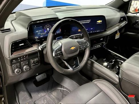 New 2026 Chevrolet Suburban Premier AWD/4WD image 6