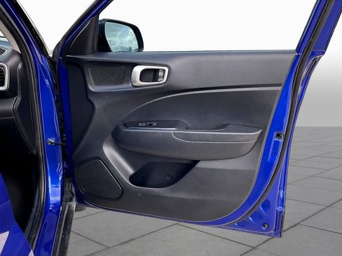 Used 2022 Hyundai Venue SEL FWD image 22