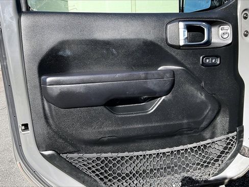 Certified 2021 Jeep Gladiator Sport image 25