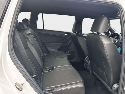Used 2022 Volkswagen Tiguan SE R-Line AWD/4WD image 9