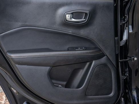 Used 2020 Jeep Compass Latitude image 11