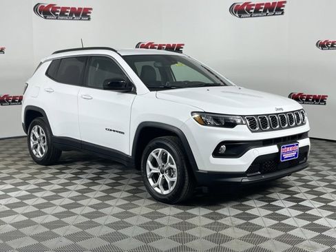 New 2025 Jeep Compass Latitude image 2