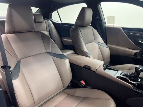 Certified 2025 Lexus ES 350 FWD image 12