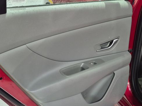 Used 2025 Hyundai Elantra SEL FWD image 22