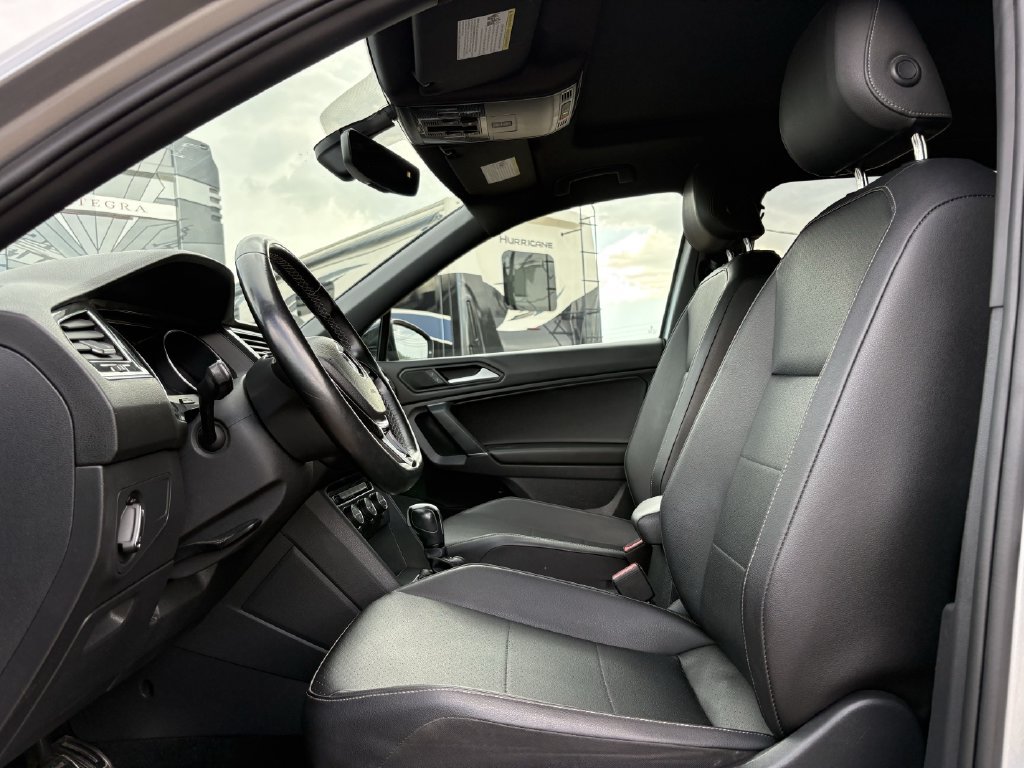Used 2020 Volkswagen Tiguan SE R-Line FWD image 13