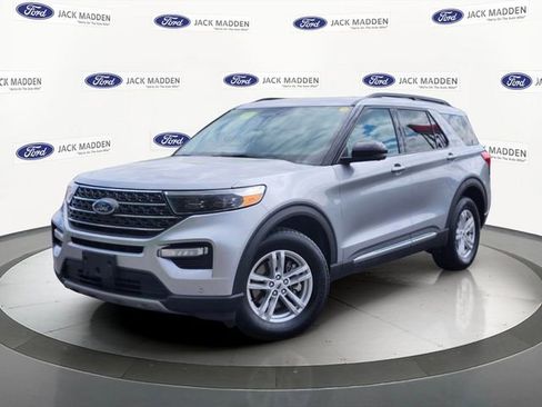 Certified 2023 Ford Explorer XLT w/ Equipment Group 202A AWD/4WD image 1