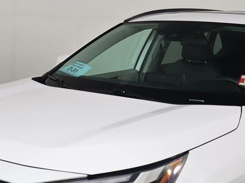 Used 2025 Toyota RAV4 XLE image 12