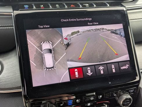 Used 2022 Jeep Grand Cherokee Overland w/ Advanced Protech Group III image 22