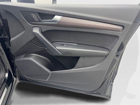 Used 2022 Audi Q5 2.0T Premium w/ Convenience Package image 49