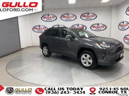 Used 2021 Toyota RAV4 XLE FWD image 2
