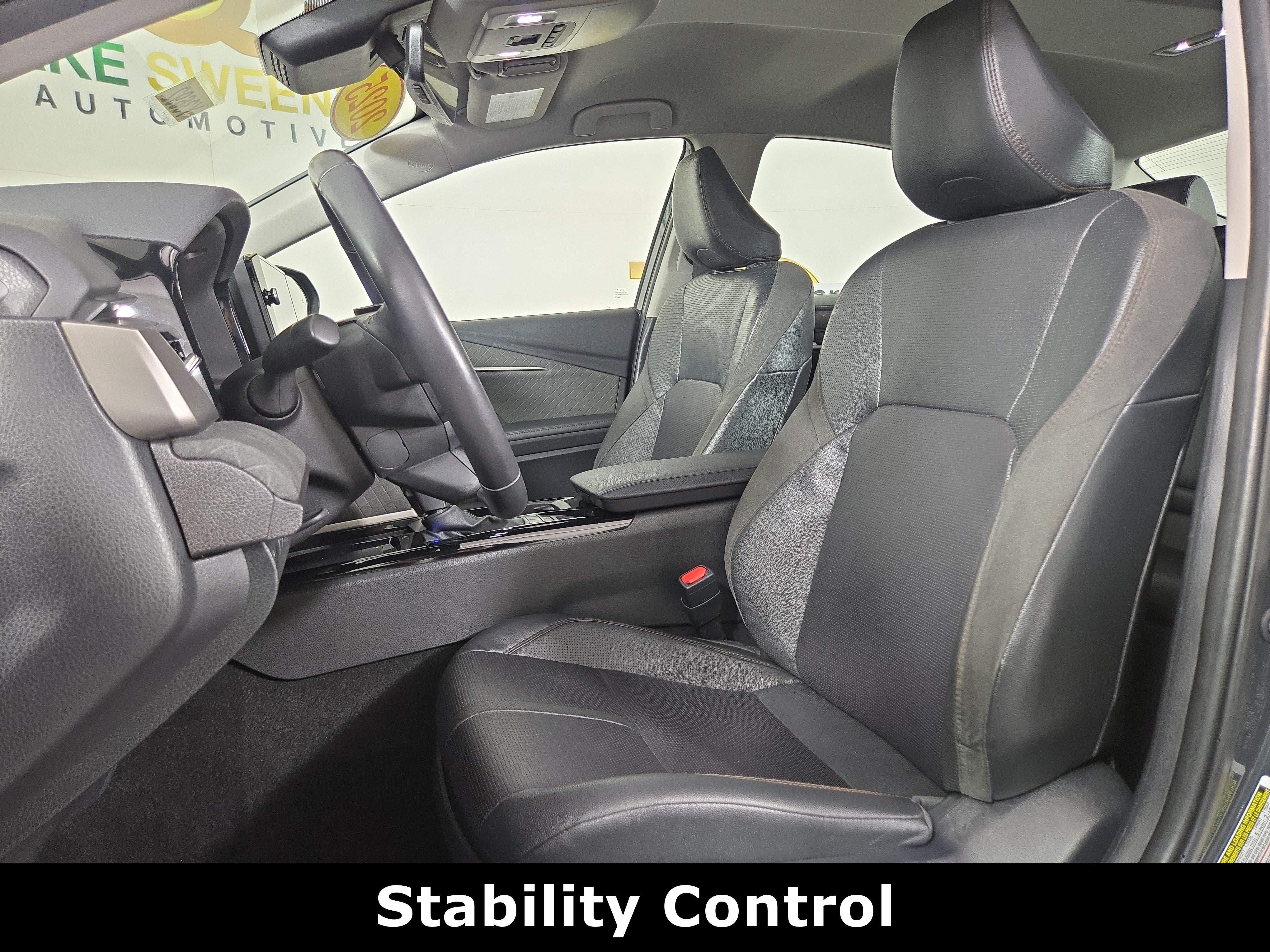 Used 2025 Toyota Camry XLE FWD image 10