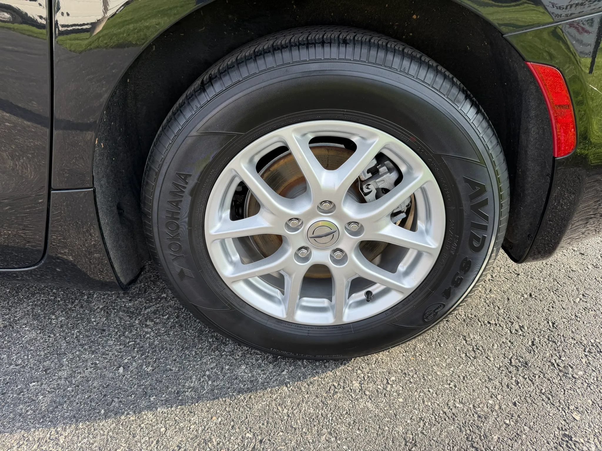 Used 2023 Chrysler Pacifica Touring-L FWD image 44
