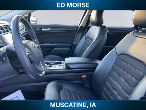 Used 2018 Ford Fusion SE w/ Equipment Group 201A image 9