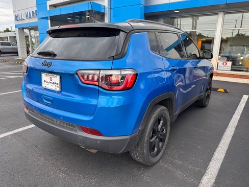 Used 2021 Jeep Compass Latitude w/ Sun and Sound Group AWD/4WD image 4