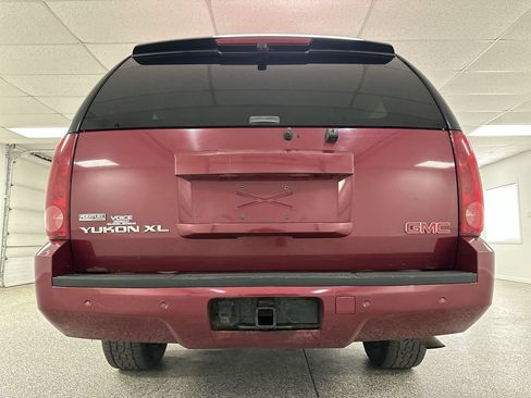 Used 2007 GMC Yukon XL SLT w/ SLT Preferred Equipment Group AWD/4WD image 30
