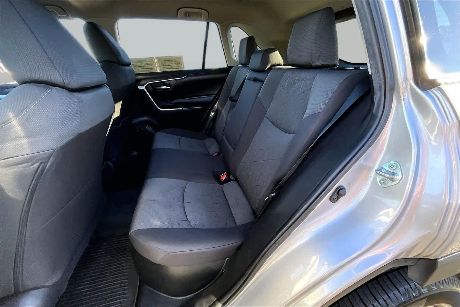Used 2022 Toyota RAV4 XLE AWD/4WD image 20