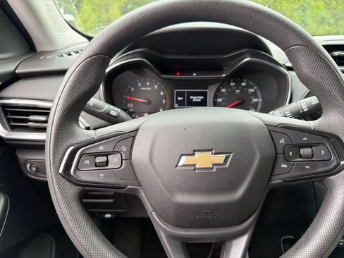 Used 2023 Chevrolet TrailBlazer LT w/ Convenience Package FWD image 17