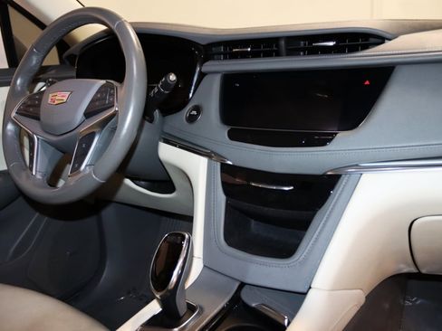 Used 2019 Cadillac XT5 Luxury image 54