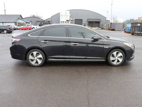 Used 2017 Hyundai Sonata Limited w/ Ultimate Package 02 image 4