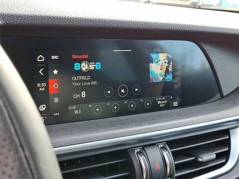 Used 2022 Alfa Romeo Stelvio Ti image 18