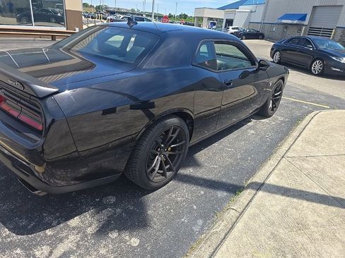 Used 2023 Dodge Challenger SRT Hellcat RWD image 3