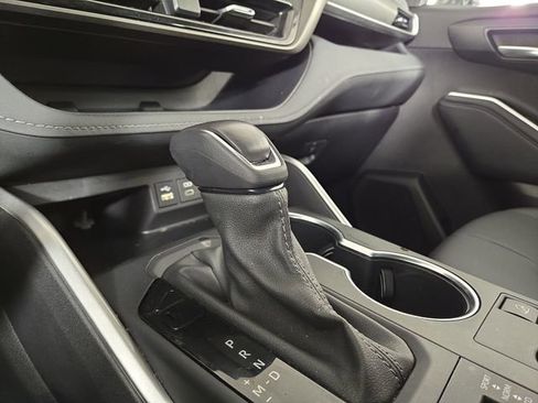 Used 2025 Toyota Highlander XLE image 22