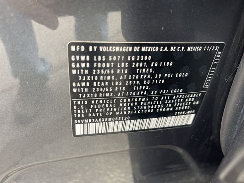 Used 2024 Volkswagen Tiguan SE AWD/4WD image 31
