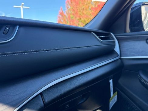 New 2025 Jeep Grand Cherokee Limited w/ Trailer Tow Package image 23