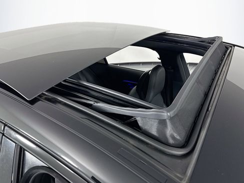 Used 2022 Mercedes-Benz C 300 Sedan image 21