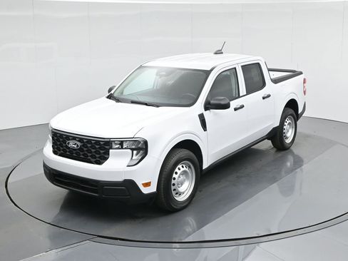 New 2025 Ford Maverick XL w/ Equipment Group 102A image 35