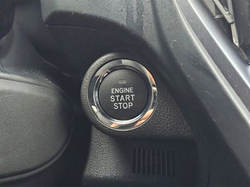 Certified 2025 Subaru Forester Limited image 31