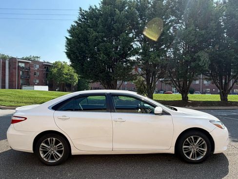 Used 2017 Toyota Camry SE FWD image 8