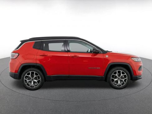 Used 2025 Jeep Compass Limited AWD/4WD image 13