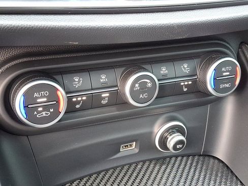 Used 2024 Alfa Romeo Stelvio Quadrifoglio image 16