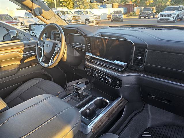 Used 2024 Chevrolet Silverado 1500 RST w/ Z71 Off-Road Package AWD/4WD image 10
