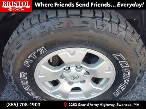 Used 2015 Toyota Tacoma 4x4 Double Cab w/ TRD Off-Road Package image 9