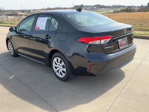 Used 2024 Toyota Corolla LE FWD image 7