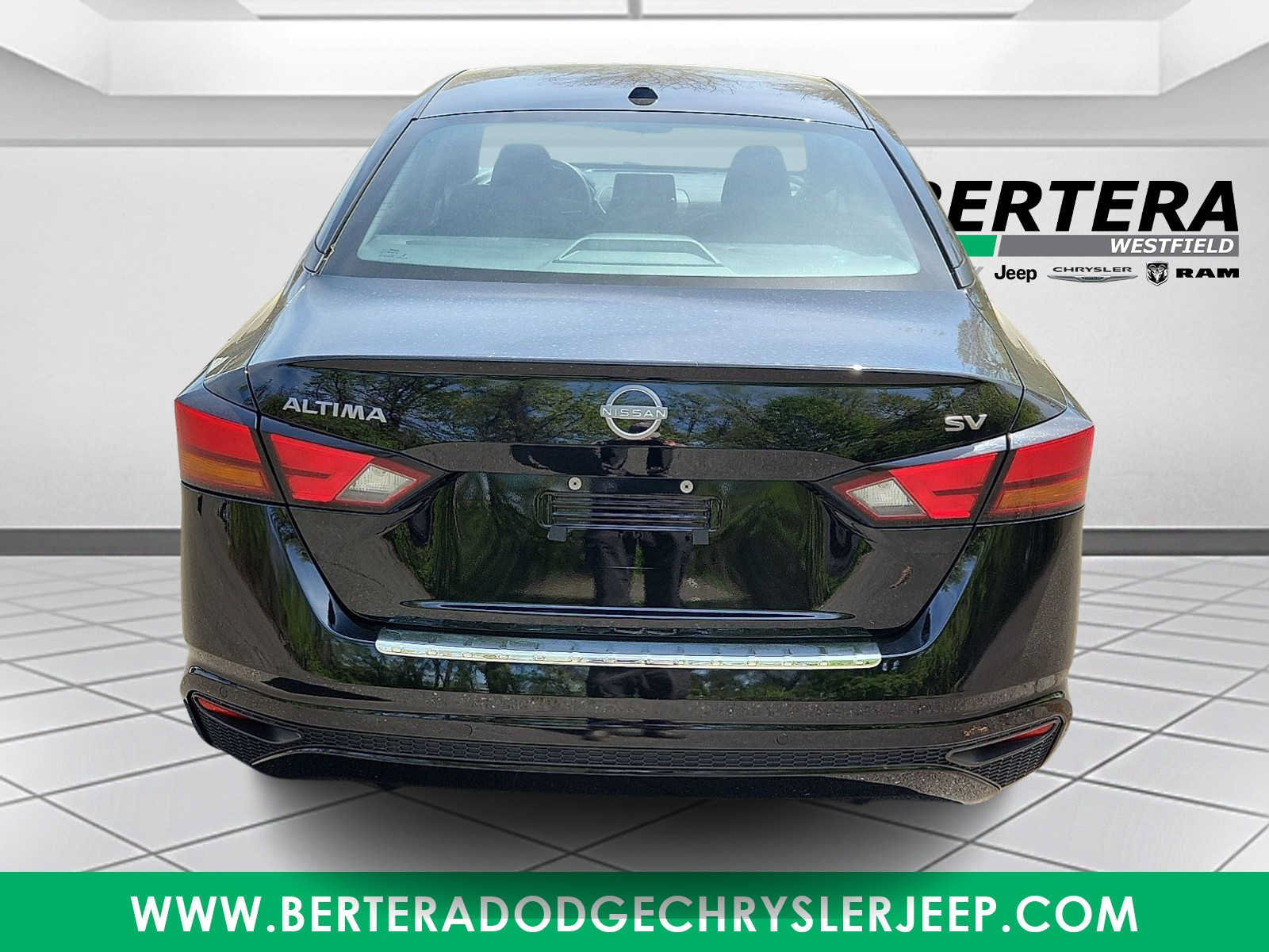 Used 2023 Nissan Altima 2.5 SV FWD image 5