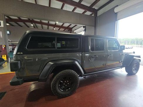 Used 2023 Jeep Gladiator Sport AWD/4WD image 8