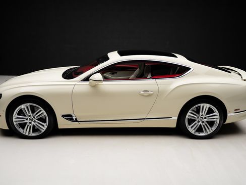 Used 2023 Bentley Continental GT Azure AWD/4WD image 16
