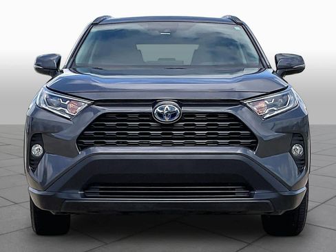 Used 2020 Toyota RAV4 XLE w/ Convenience Package AWD/4WD image 4