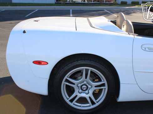 Used 1998 Chevrolet Corvette Convertible RWD image 30