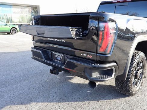 Used 2025 GMC Sierra 2500 AT4 w/ AT4 Premium Plus Package image 19