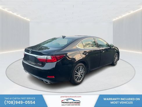 Used 2017 Lexus ES 350 w/ Luxury Package FWD image 4