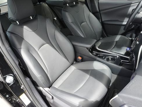 Used 2017 Toyota Prius Four Touring w/ Premium Convenience Package FWD image 24