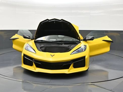 Used 2025 Chevrolet Corvette Z06 RWD image 33