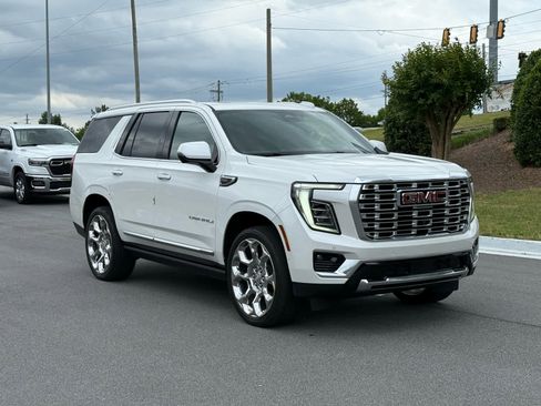 Used 2025 GMC Yukon Denali w/ Denali Reserve Package AWD/4WD image 7